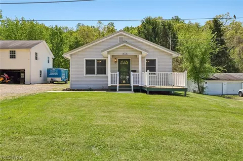 99 N 20th St, Coshocton, OH 43812