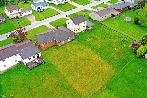 View/Area - 499 W Harvey St, Struthers, OH 44471 photo 2 of 5