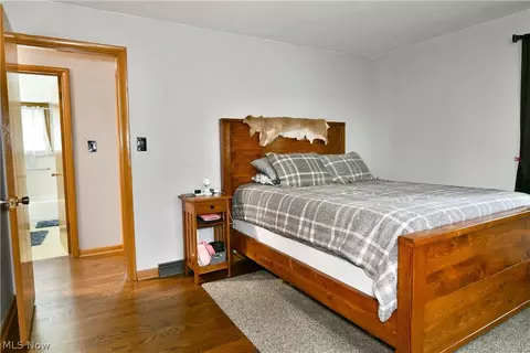 Bedroom - 499 W Harvey St, Struthers, OH 44471 photo 2 of 7
