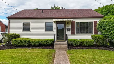 601 41st St, Vienna, WV 26105