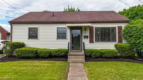 601 41st St, Vienna, WV 26105
