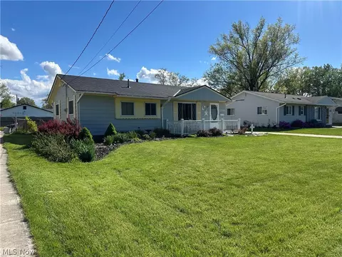 2014 Homewood Dr, Lorain, OH 44055