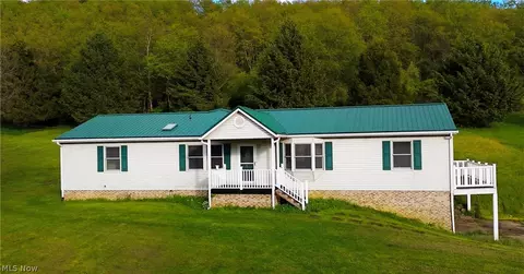 6878 Veterans Blvd, Chester, WV 26034