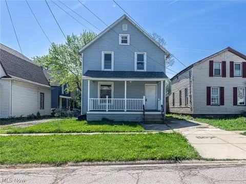 1107 W 2nd St, Lorain, OH 44052