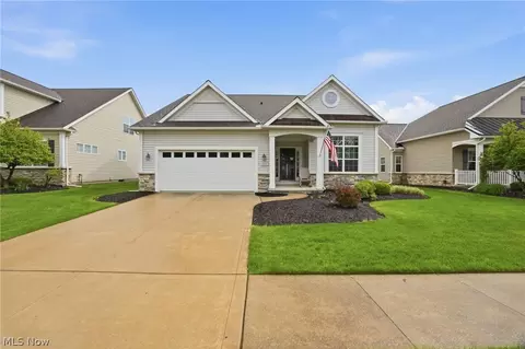 8220 Manor Gate Way, Mentor, OH 44060