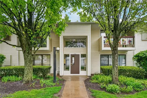 2930 N Bay Dr #L7, Westlake, OH 44145