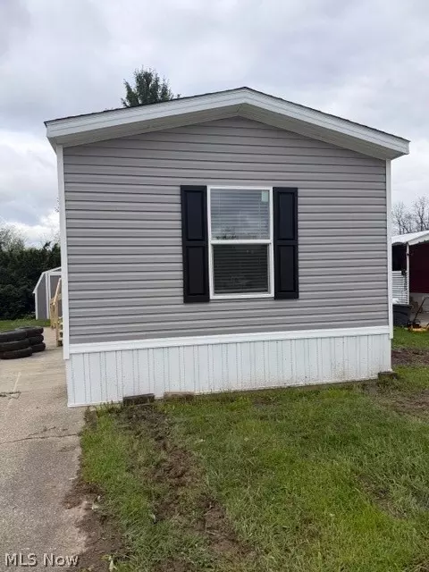 1166 Lafayette Rd #E6, Medina, OH 44256