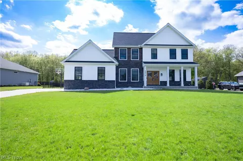 9978 Jayna Ln, Columbia Station, OH 44028