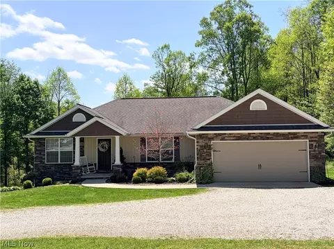 7807 Arbon Dr, Millersburg, OH 44654