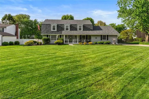175 Crestview Dr, Elyria, OH 44035