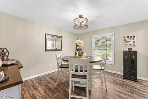 Dining - 175 Crestview Dr, Elyria, OH 44035 photo 2 of 2