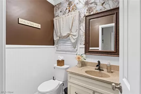 Bath - 175 Crestview Dr, Elyria, OH 44035 photo 1 of 3
