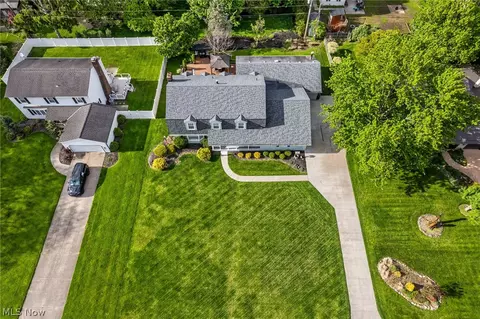 View/Area - 175 Crestview Dr, Elyria, OH 44035 photo 4 of 8