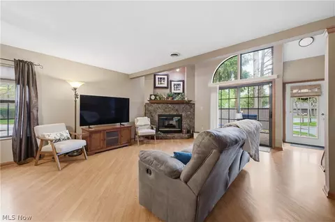 Living - 1323 Red Tail Hawk Ct #3, Boardman, OH 44512 photo 1 of 2