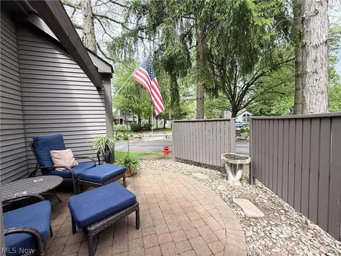 Exterior - 1323 Red Tail Hawk Ct #3, Boardman, OH 44512 photo 3 of 7