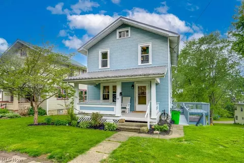 54 S School St, Millersburg, OH 44654