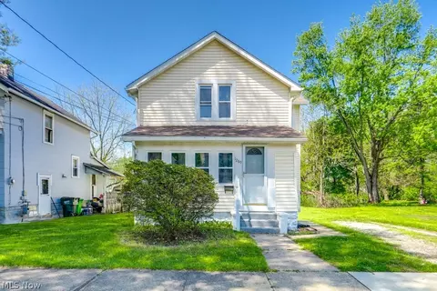1289 13th St SE, Massillon, OH 44646