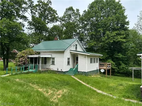 4200 Apple Pie Ridge Rd, Wellsburg, WV 26070