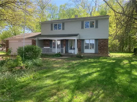 179 Ashwood Dr, Avon Lake, OH 44012