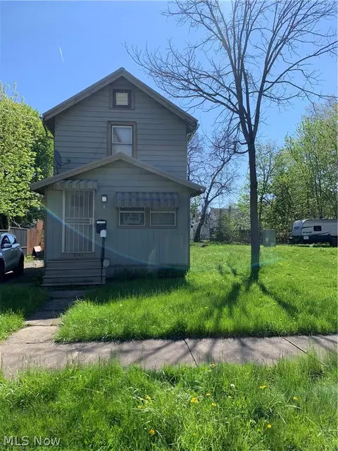 1061 E Avenue Ave SE, Warren, OH 44484
