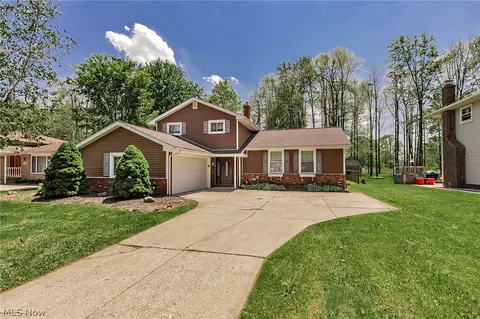 33320 Outley Park Dr, Solon, OH 44139