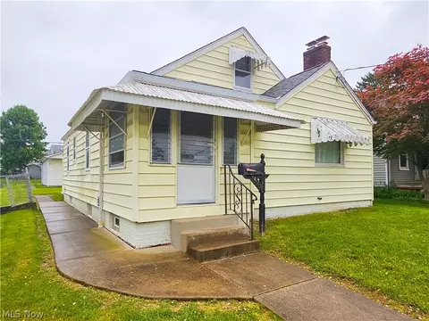 1423 26th St NW, Canton, OH 44709