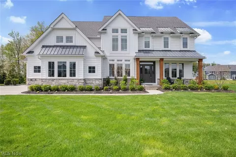 534 S Port Dr, Avon Lake, OH 44012