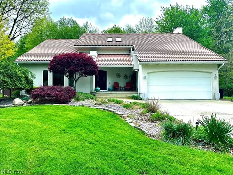 391 Centennial Dr, Vienna, OH 44473