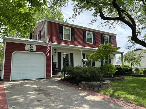 3636 Santa Maria Dr, Grove City, OH 43123