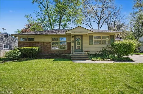 2471 19th St, Cuyahoga Falls, OH 44223