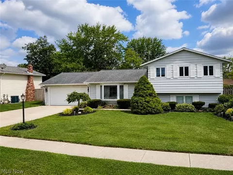 944 Stark St, Sheffield Lake, OH 44054