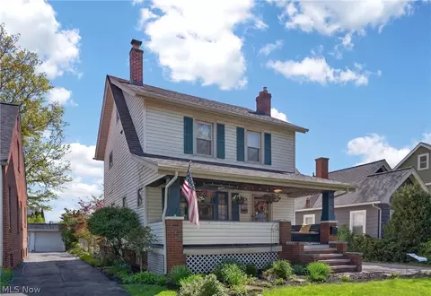 Exterior - 71 E 219th St, Euclid, OH 44123 photo 4 of 12