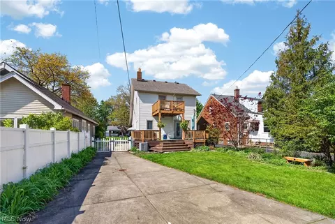 Exterior - 71 E 219th St, Euclid, OH 44123 photo 9 of 12