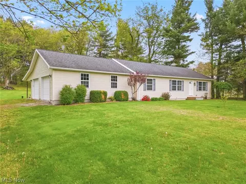 9084 Plymouth St, Hanoverton, OH 44423
