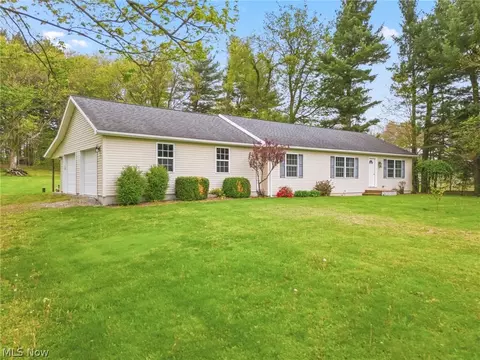 9084 Plymouth St, Hanoverton, OH 44423