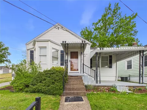 2504 New York Ave, Parkersburg, WV 26101