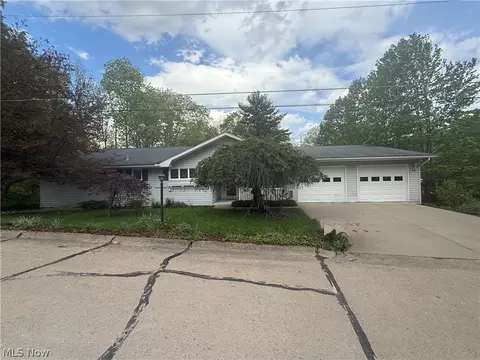 177 Lowery Ln, New Concord, OH 43762