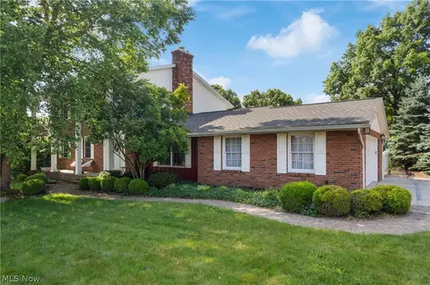 1300 7th St NE, North Canton, OH 44720