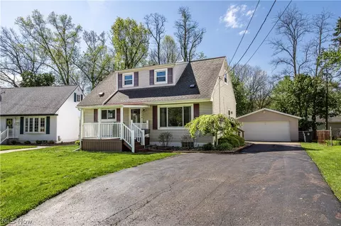 2506 Income Dr, Akron, OH 44305