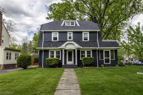 1383 Delia Ave, Akron, OH 44320