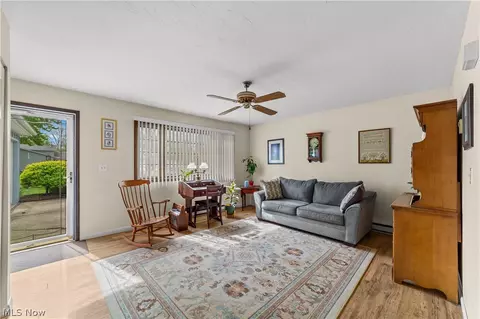 176 Pinewood Dr, Elyria, OH 44035 photo 5