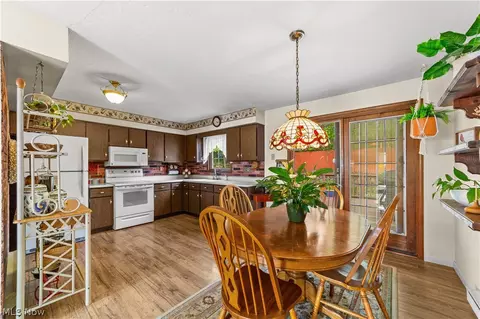 176 Pinewood Dr, Elyria, OH 44035 photo 8