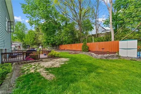 176 Pinewood Dr, Elyria, OH 44035 photo 35