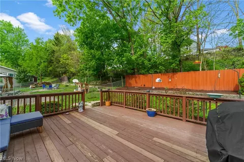 176 Pinewood Dr, Elyria, OH 44035 photo 38