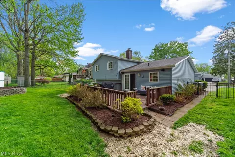 176 Pinewood Dr, Elyria, OH 44035 photo 33