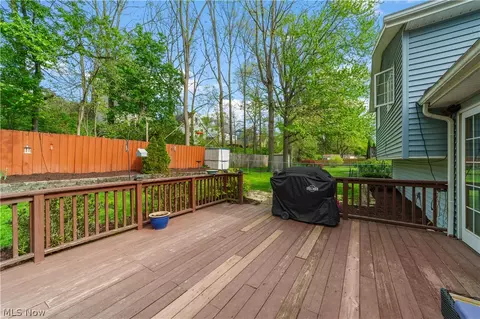 176 Pinewood Dr, Elyria, OH 44035 photo 37