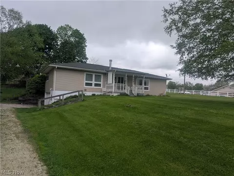 434 Steubenville Rd SE, Carrollton, OH 44615