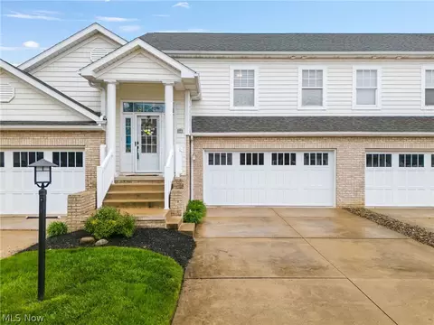 1340 Cascade Cir W, Canton, OH 44708