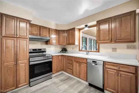 Kitchen - 4827 Maple St, Willoughby, OH 44094 photo 1 of 2