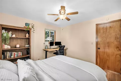 Bedroom - 4827 Maple St, Willoughby, OH 44094 photo 5 of 9
